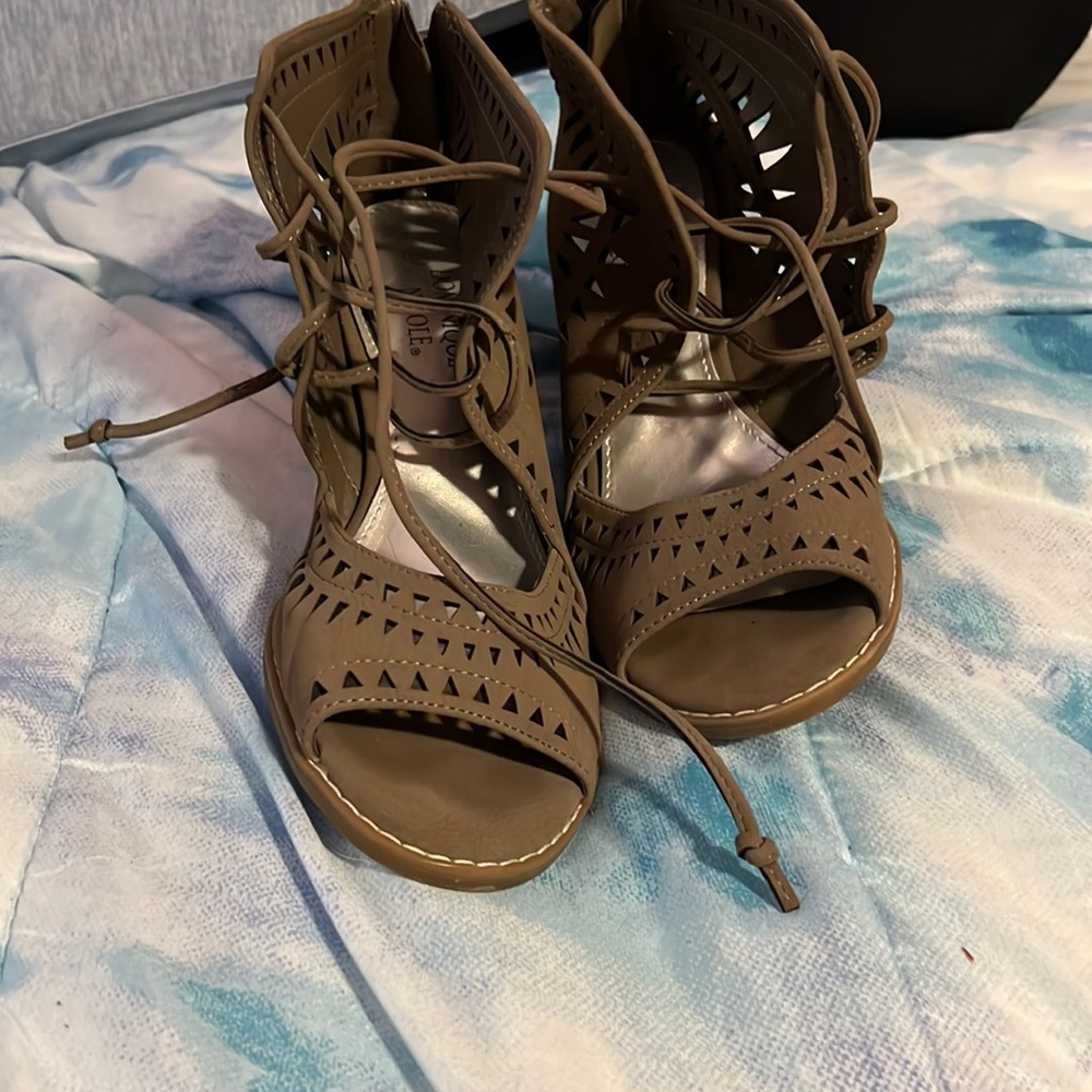 Tan/green shoes only worn once